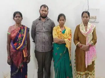 CG News: जिला अस्पताल में डिलीवरी के बाद नवजात को बेचा, नर्स समेत 6 आरोपी गिरफ्तार, ऐसे खुला राज... 1 whatsapp image 2024 01 13 at 91335 pm 1705206314 console corptech